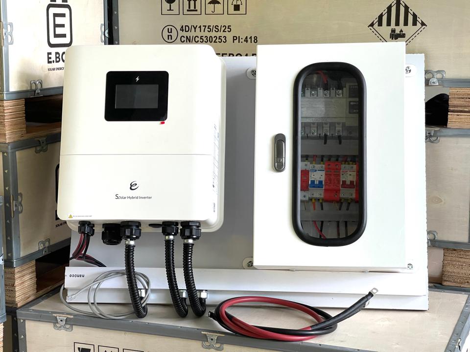 Inverter hybrid Cergy 6kw BH 5 năm-duoc-ban-tai-Sungo vattusolar.com