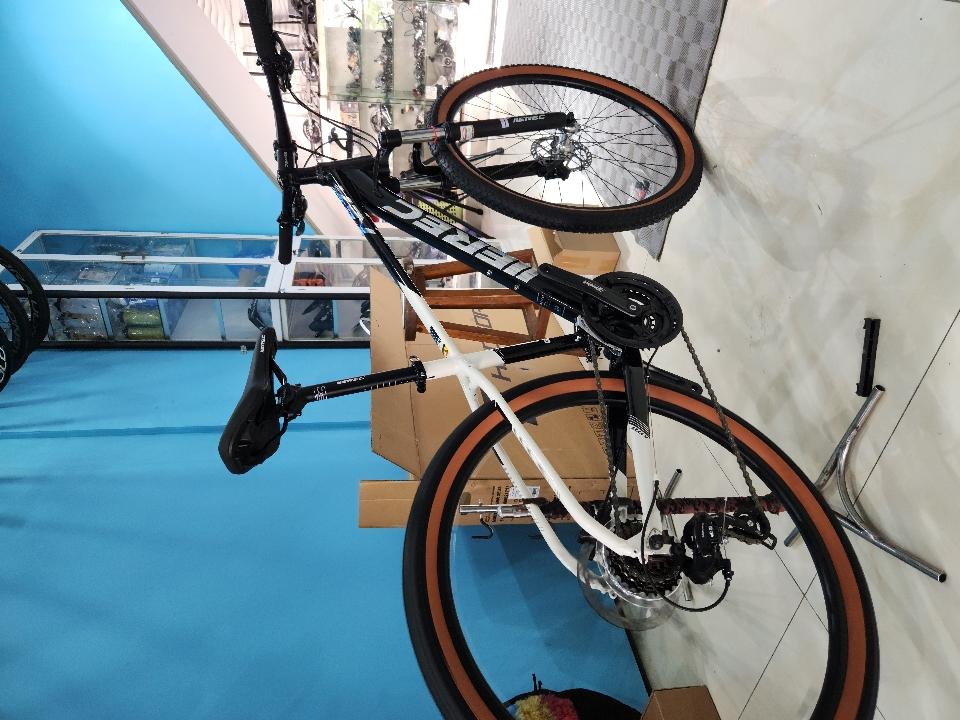 Xe MTB MEREC đen trắng-duoc-ban-tai-Cửa Hàng Giant HTH Biên Hoà