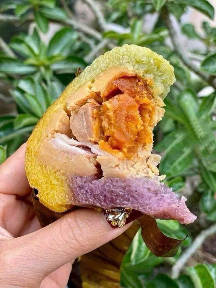 Bánh tét 3 màu trà vinh_ đòn 1kg-duoc-ban-tai-Nhà Tôi (Thiên Thần shop)