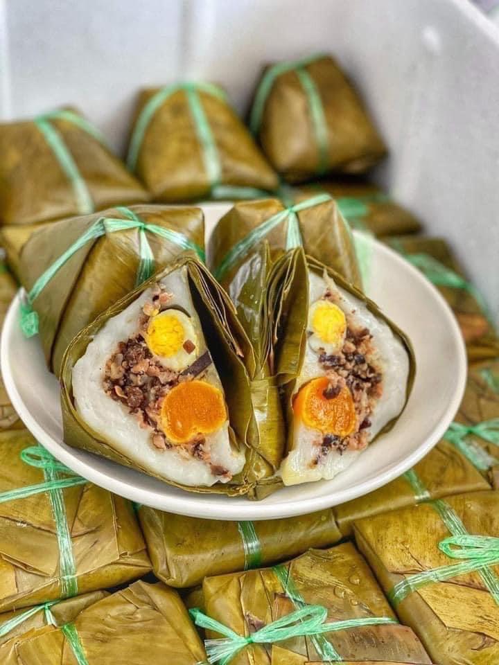 Bánh giò trứng muối  / 4 cái (2 trứng cút 1 trứng muối)-duoc-ban-tai-Nhà Tôi (Thiên Thần shop)
