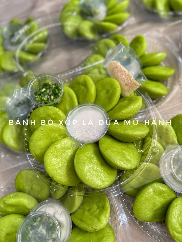 BÁNH BÒ XỐP LÁ DỨA MỠ HÀNH  /hộp 10 bánh (kèm mỡ hành, cốt dừa-duoc-ban-tai-Nhà Tôi (Thiên Thần shop)