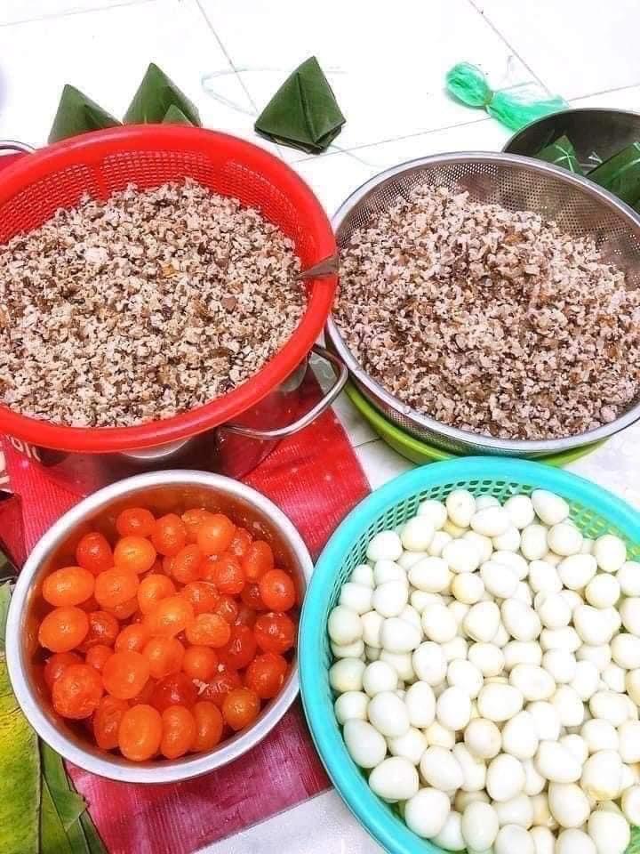 Bánh giò trứng muối  / 4 cái (2 trứng cút 1 trứng muối)-duoc-ban-tai-Nhà Tôi (Thiên Thần shop)