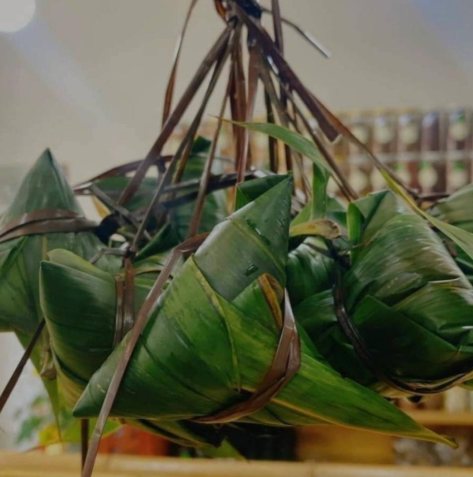 BÁNH Ú LÁ TRE (bánh Ú tro) _xâu (10 cái)-duoc-ban-tai-Nhà Tôi (Thiên Thần shop)