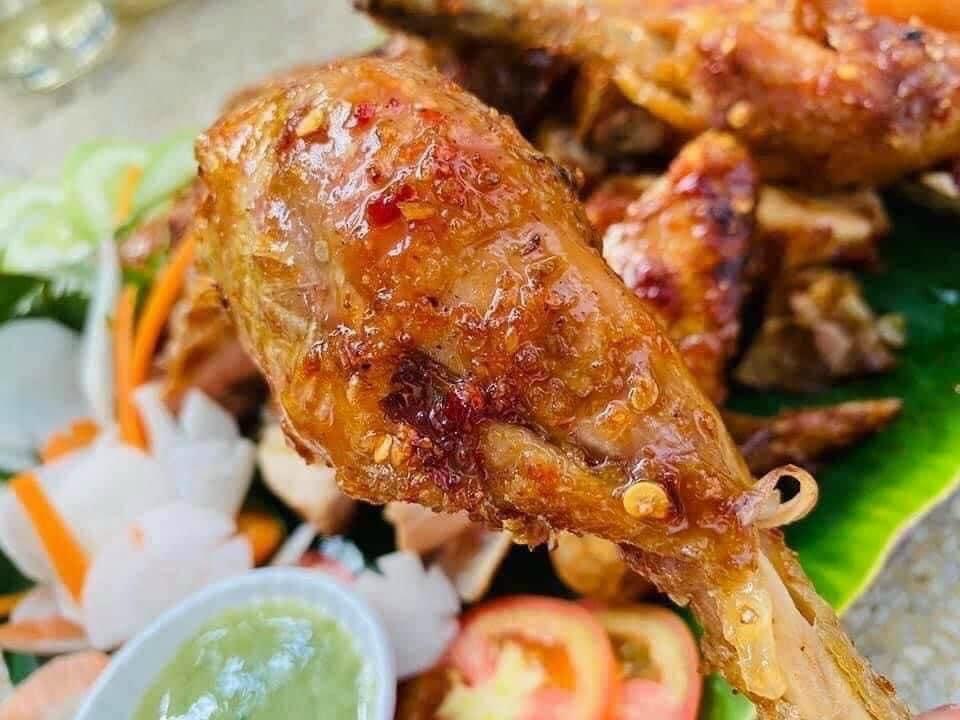 GÀ NƯỚNG TÂY NGUYÊN ĂN KÈM BÁNH BAO - CƠM LAM SIÊU NGON-duoc-ban-tai-Nhà Tôi (Thiên Thần shop)