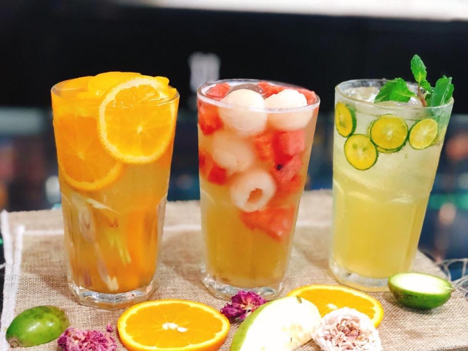 Trà hoa quả-duoc-ban-tai-Tiệm Nhà Táo