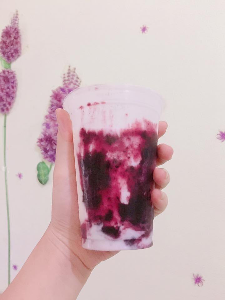 Sữa chua việt quất-duoc-ban-tai-Tiệm Nhà Táo