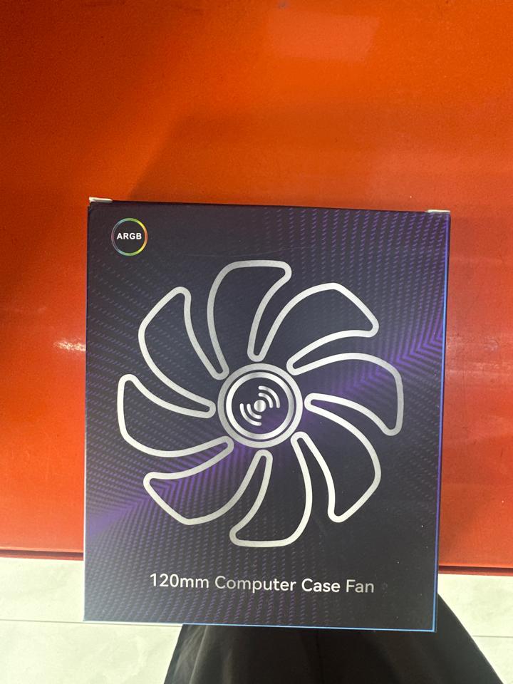 Fan V4 đen -duoc-ban-tai-Xtreme PC
