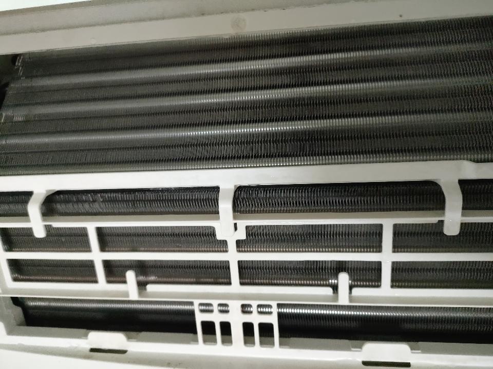 Vệ sinh điều hòa công xuất 9-12000tbu-duoc-ban-tai-ĐIỆN MÁY HẢI ANH