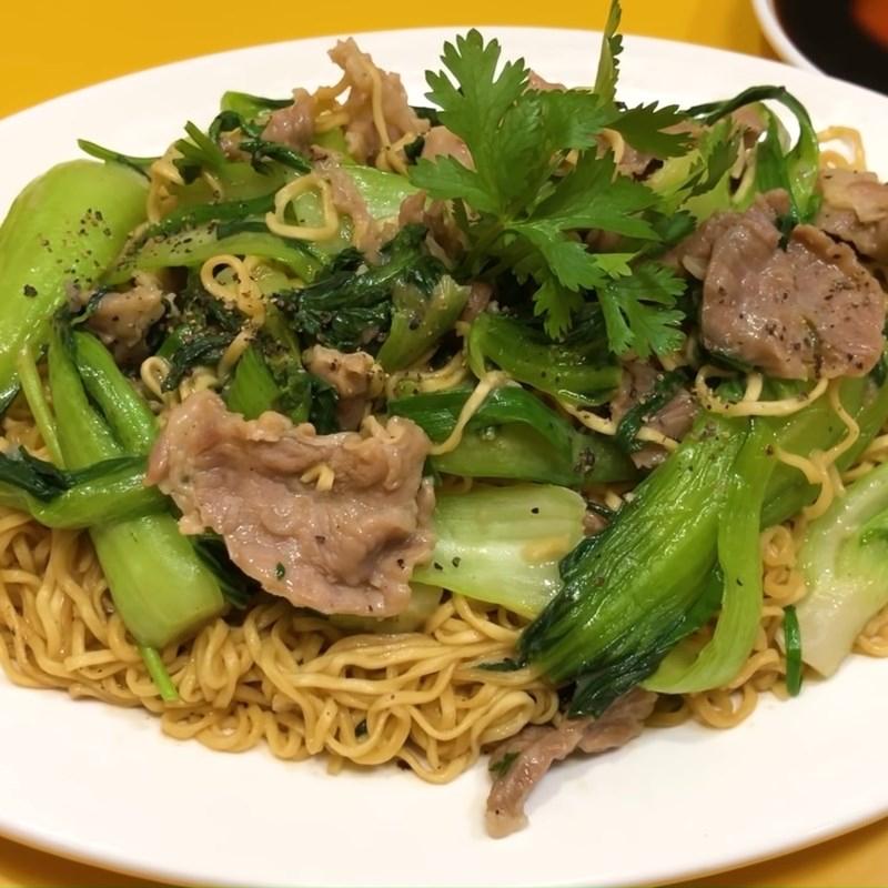 Mì xào bò-duoc-ban-tai-Quán Lẩu Bò A Cứ 2