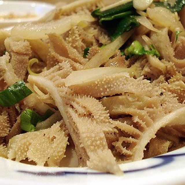Lá xách -duoc-ban-tai-Quán Lẩu Bò A Cứ 2