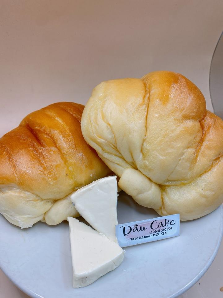 Cua phô mai-duoc-ban-tai-Dâu cake bakery