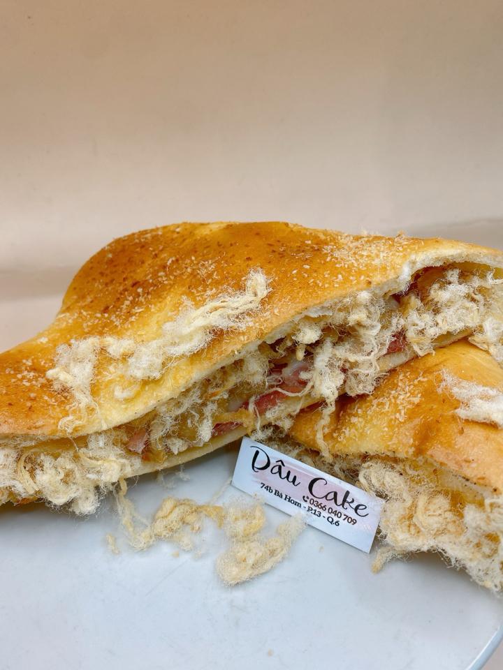 Bánh mì Phô mai xúc xích-duoc-ban-tai-Dâu cake bakery