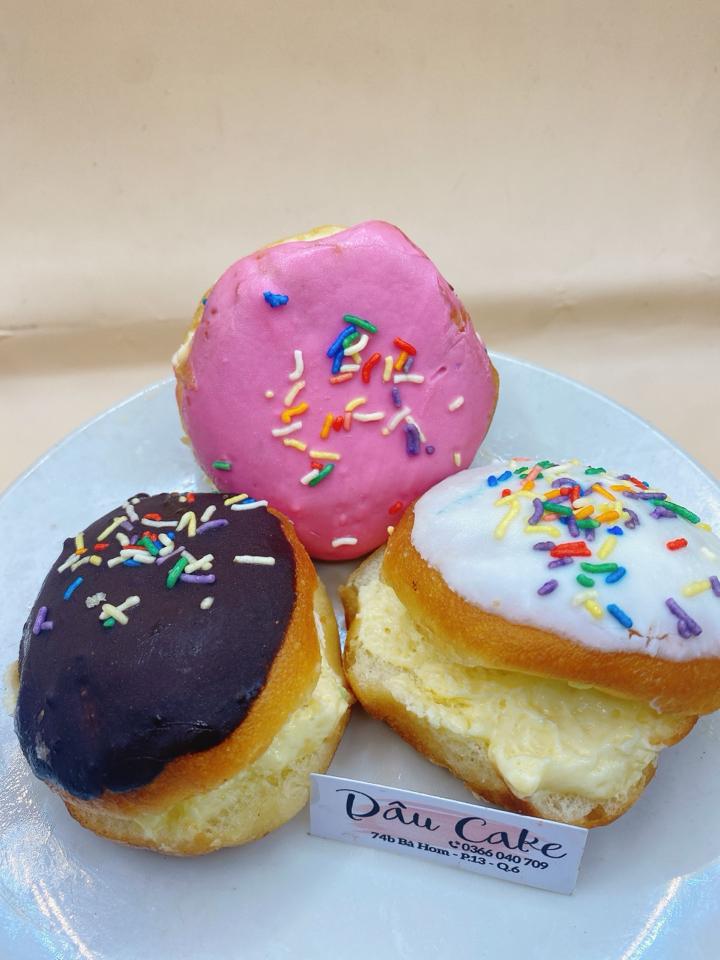 Đô nớt kem-duoc-ban-tai-Dâu cake bakery