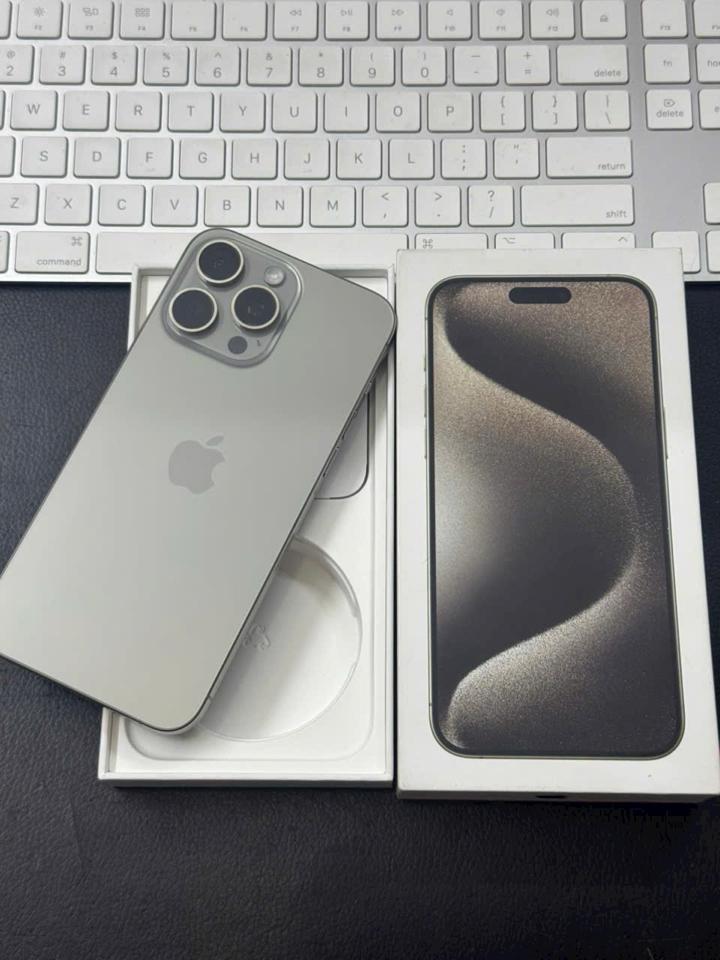 iPhone  📱 15 Pro Max ❷❺❻ᴳᴮ Zin đẹp keng đóng hộp 📦 được Pin🔋 100% sạc 84 lần Mã Vê-en 🇻🇳 còn bảo hành chính hãng đến tháng 12/2025-duoc-ban-tai-Khoa Global group