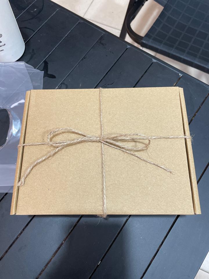 Hộp GIẤY quà tặng nhỏ , vừa-duoc-ban-tai-GARAGE TOYS