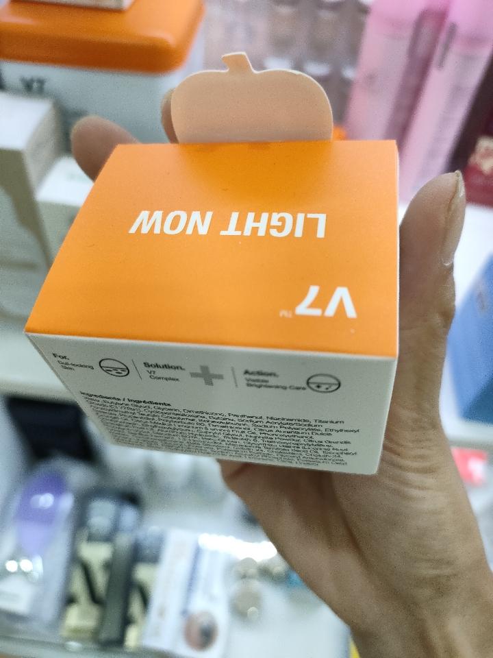 Kem V7 mini-duoc-ban-tai-Mỹ Phẩm Hưng Lê