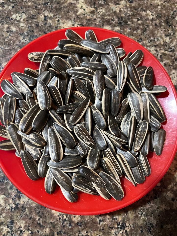 Hạt hướng dương-duoc-ban-tai-NHÂN VIP COFFEE