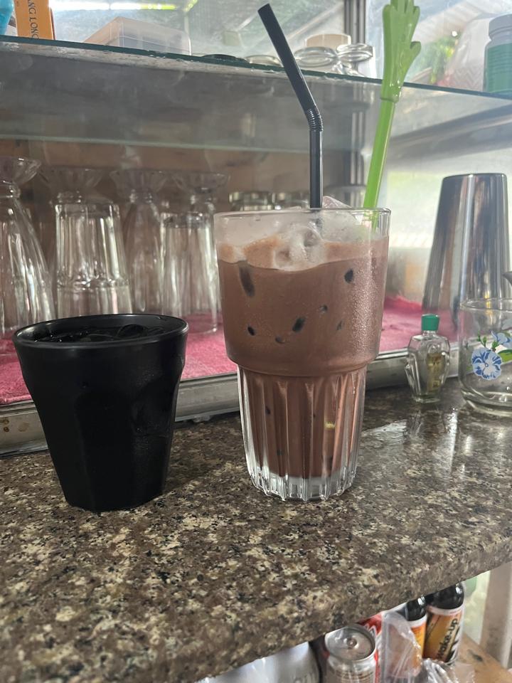 Ca cao sữa đá-duoc-ban-tai-NHÂN VIP COFFEE