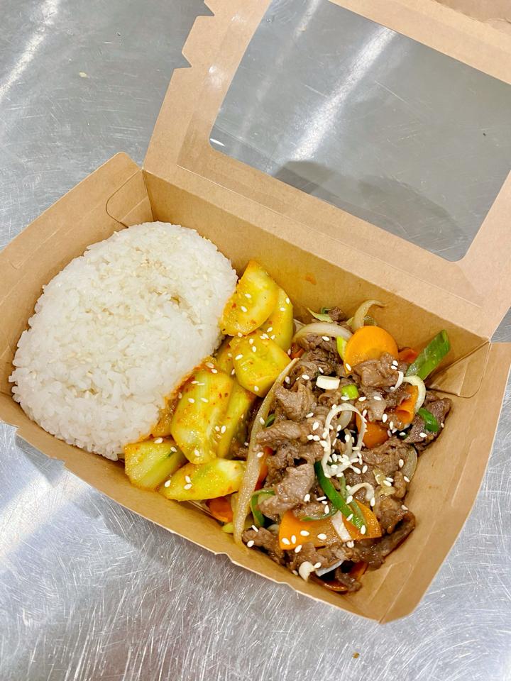 Cơm bò bulgogi-duoc-ban-tai-CLEANFASTFOOD - KOREAFOOD