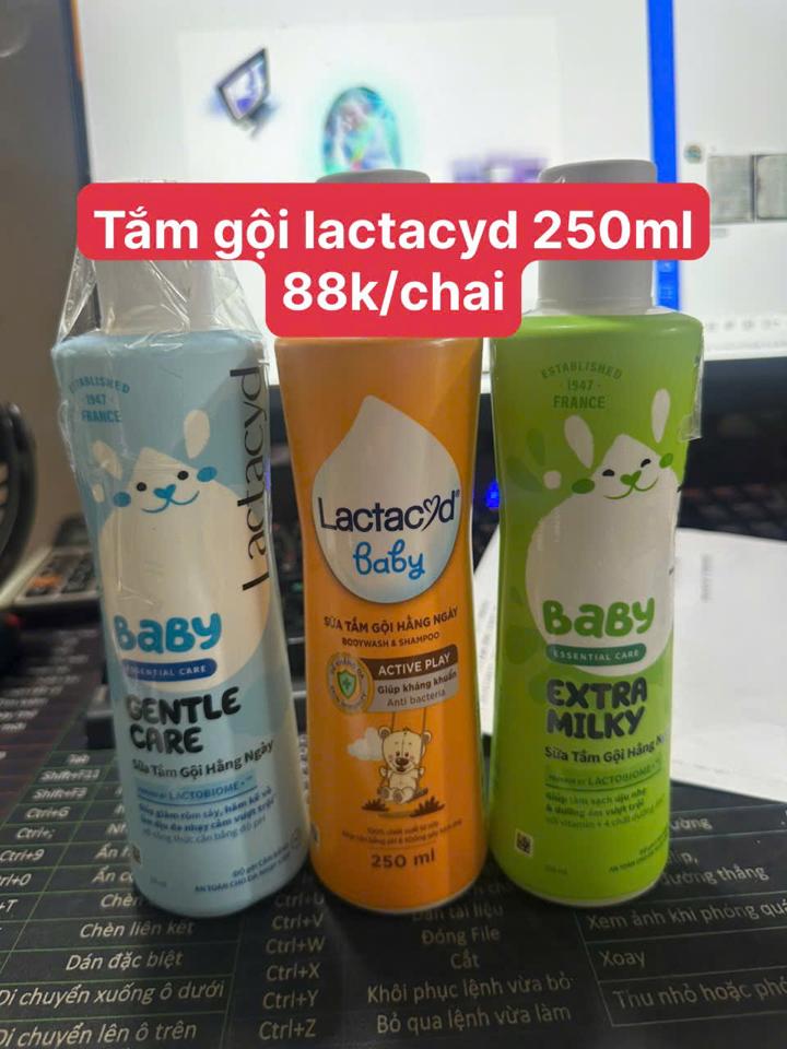 Tắm gội lactacyd 250ml/chai-duoc-ban-tai-Bé Chân 😘😘😘
