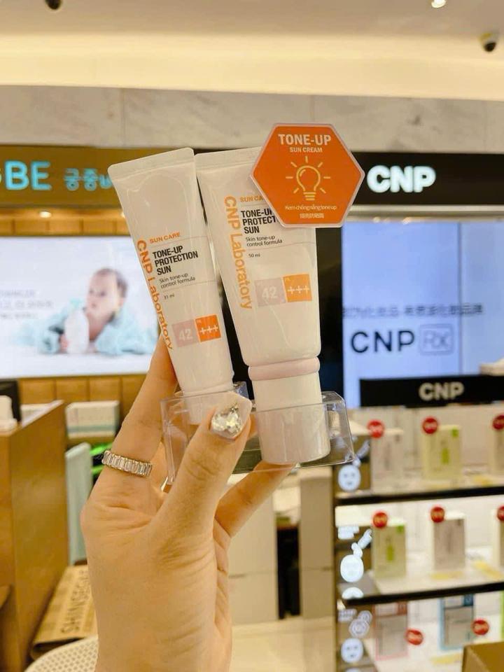 Set 2 Kem Chống Nắng (50ml + 31ml) CNP Laboratory Tone-Up Protection Sun SPF42 PA+++-duoc-ban-tai-K-DAN HOUSE