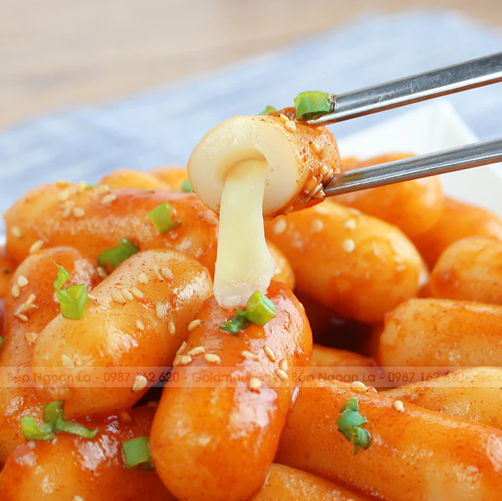 Tteokbokki nhân Phomai phủ Phomai-duoc-ban-tai-Ngoan La Shop