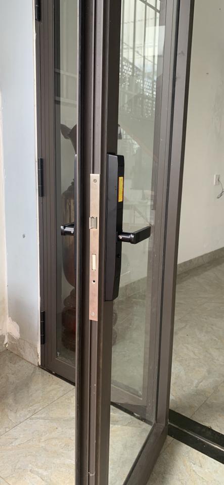 Khóa vân tay TTlock MeTalock-duoc-ban-tai-CÔNG TY HOÀNG ANH SEN