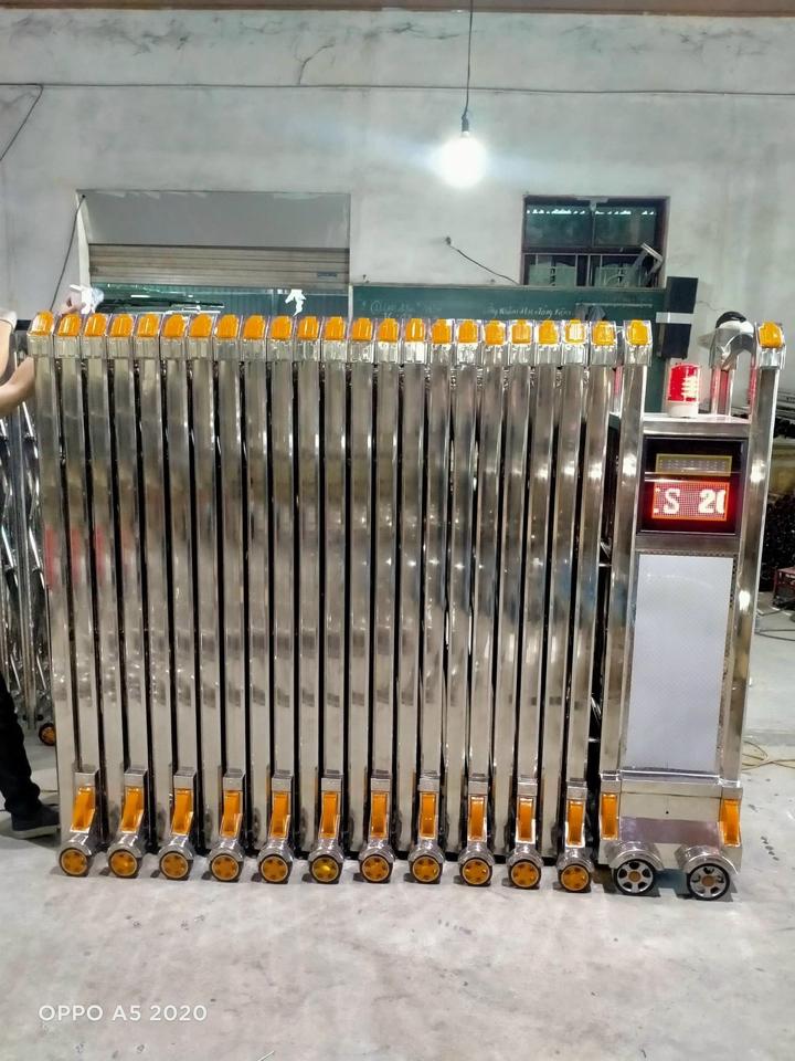Cổng xếp điện inox 304 cao 1,6m-duoc-ban-tai-CÔNG TY HOÀNG ANH SEN