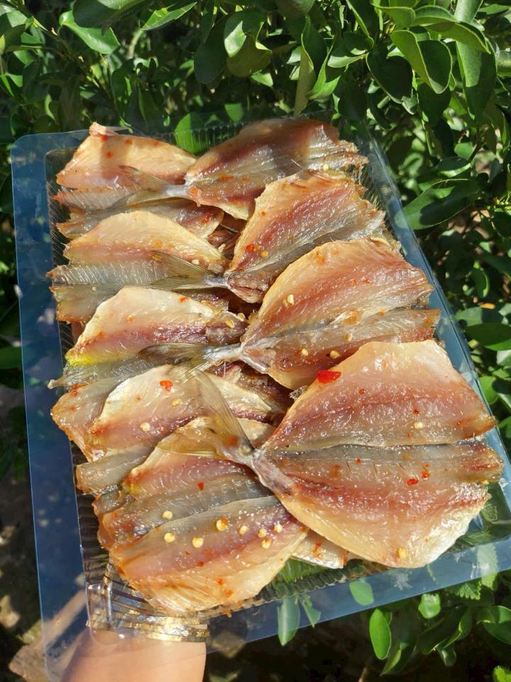 Cá Chỉ Vàng 1 Nắng Tẩm -duoc-ban-tai-PYLUCKFOODS - CỬA HÀNG THỰC PHẨM MAY MẮN VÀ HẠNH PHÚC