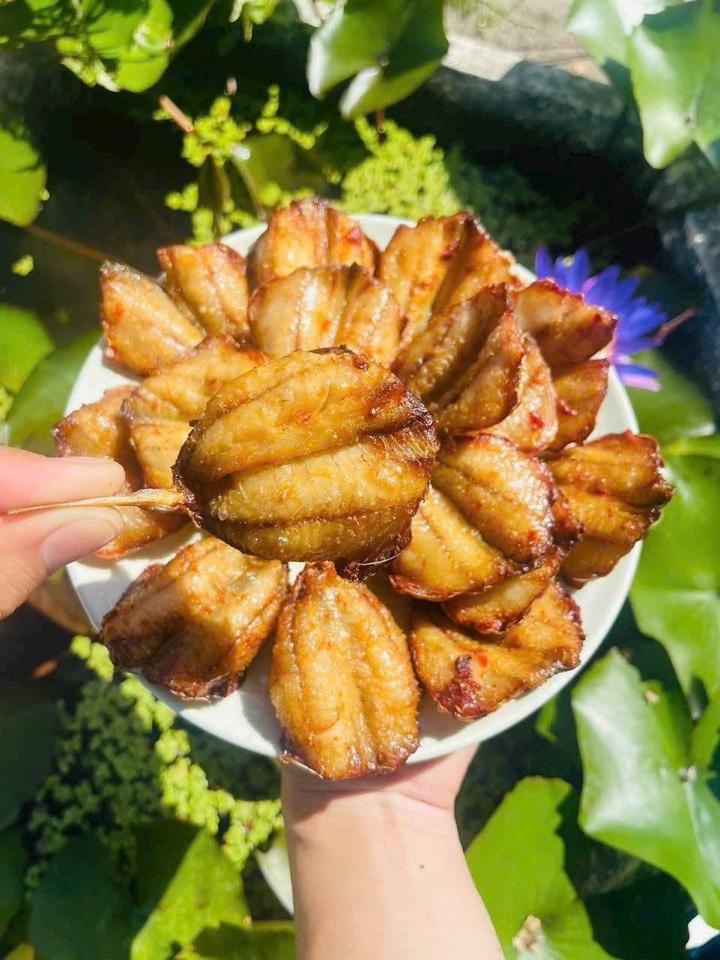 Cá Chỉ Vàng 2 Nắng Tẩm-duoc-ban-tai-PYLUCKFOODS - CỬA HÀNG THỰC PHẨM MAY MẮN VÀ HẠNH PHÚC