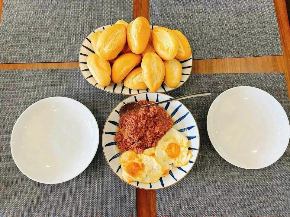 Bánh Mì Tươi Mini Bơ Pháp-duoc-ban-tai-PYLUCKFOODS - CỬA HÀNG THỰC PHẨM MAY MẮN VÀ HẠNH PHÚC
