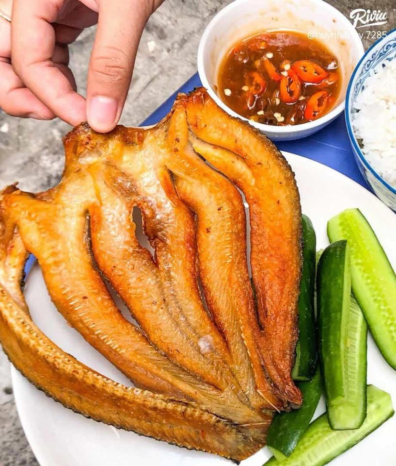 Khô Cá Lóc 2 Nắng -duoc-ban-tai-PYLUCKFOODS - CỬA HÀNG THỰC PHẨM MAY MẮN VÀ HẠNH PHÚC