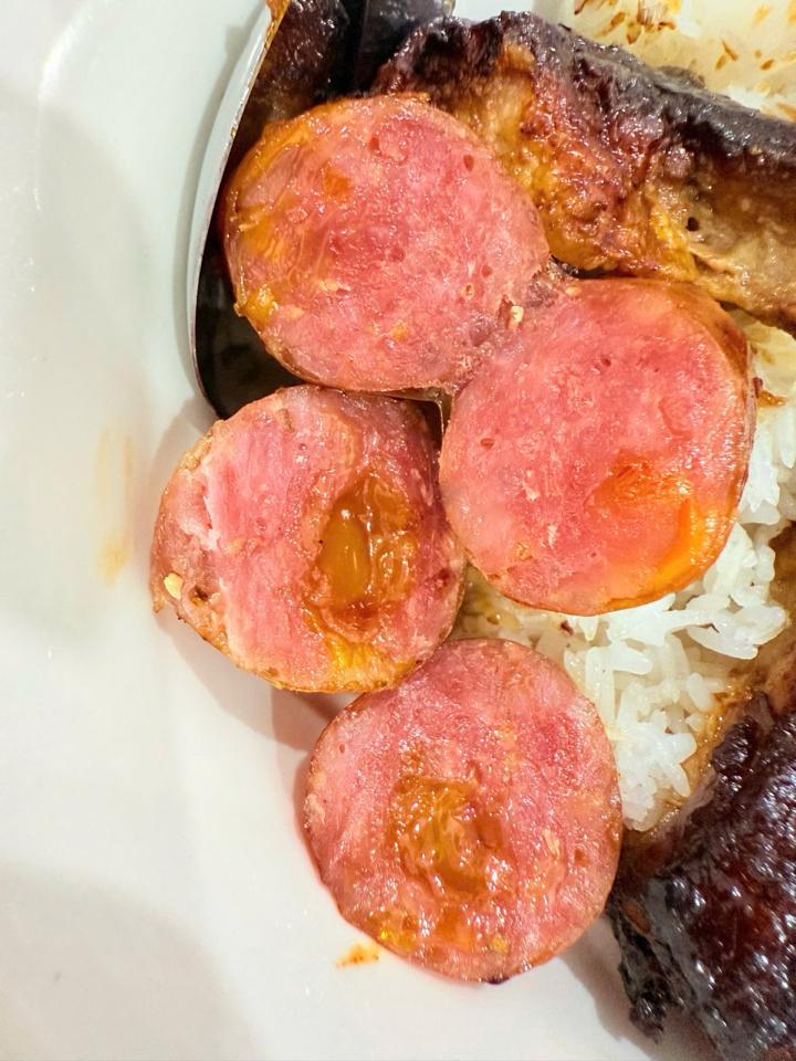 Lạp Xưởng Tươi Trứng Muối Mai Quế Lộ -duoc-ban-tai-PYLUCKFOODS - CỬA HÀNG THỰC PHẨM MAY MẮN VÀ HẠNH PHÚC