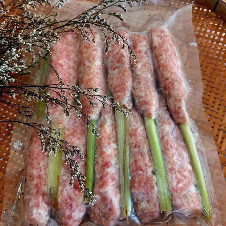Nem Lụi Bọc Sả Huế-duoc-ban-tai-PYLUCKFOODS - CỬA HÀNG THỰC PHẨM MAY MẮN VÀ HẠNH PHÚC