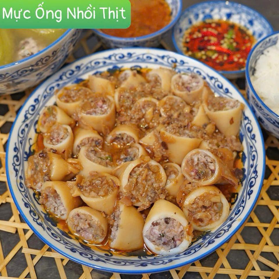 Mực Ống Nhồi Thịt-duoc-ban-tai-PYLUCKFOODS - CỬA HÀNG THỰC PHẨM MAY MẮN VÀ HẠNH PHÚC