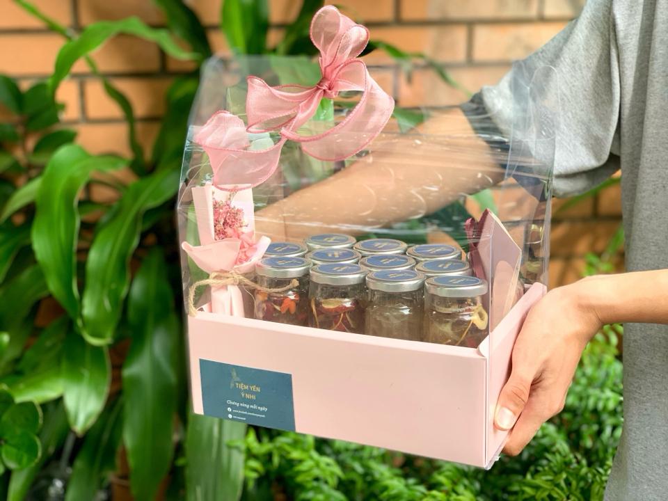[Lớn] Hộp quà đựng yến có quai-duoc-ban-tai-Tiệm Yến Ý Nhi