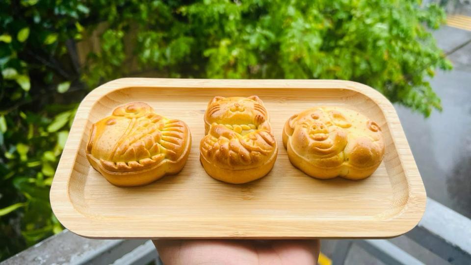 Bánh nướng 80g ( nhân và hình ngẫu nhiên ) -duoc-ban-tai-Tiệm bánh Chum Chum - Ngọc Hồi