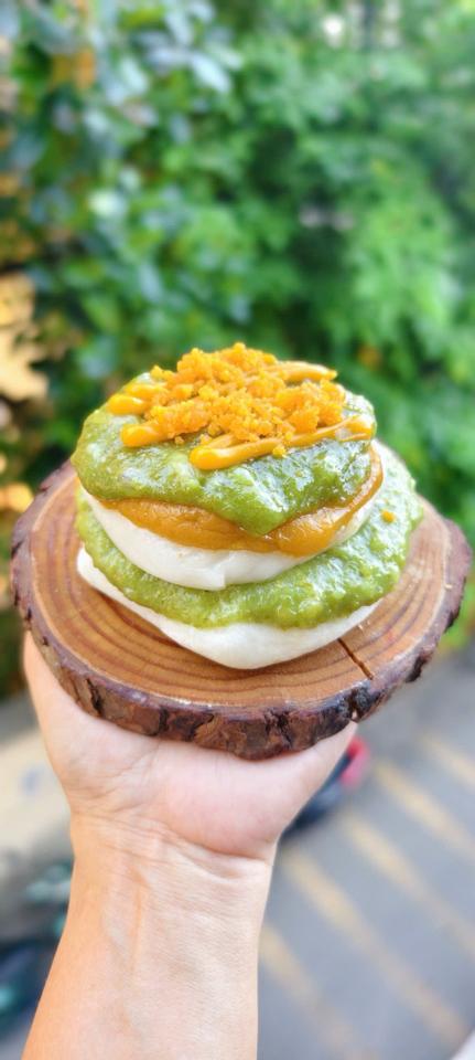 Mochi cốm trứng dẻo -duoc-ban-tai-Tiệm bánh Chum Chum - Ngọc Hồi