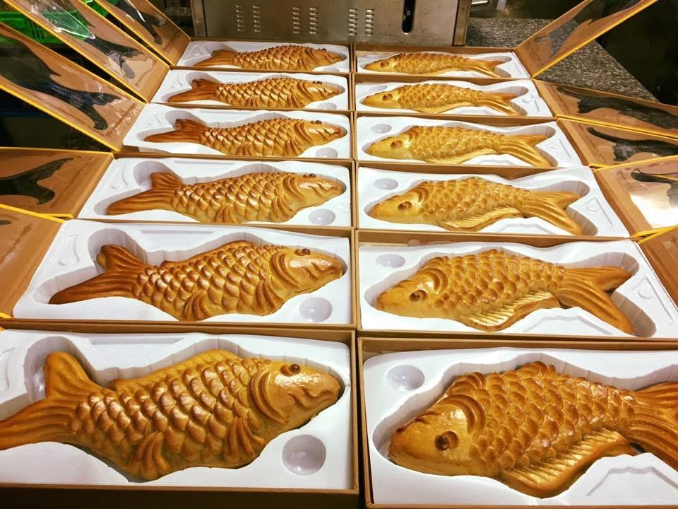Bánh Cá chép -duoc-ban-tai-Tiệm bánh Chum Chum - Ngọc Hồi