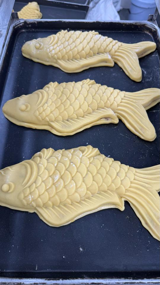 Bánh Cá chép -duoc-ban-tai-Tiệm bánh Chum Chum - Ngọc Hồi
