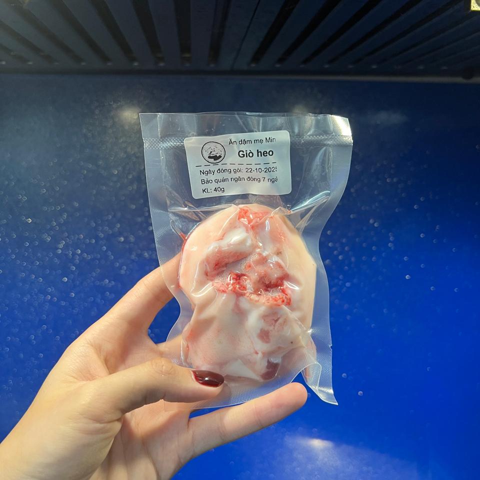 Giò heo-duoc-ban-tai-Ăn dặm mẹ Min