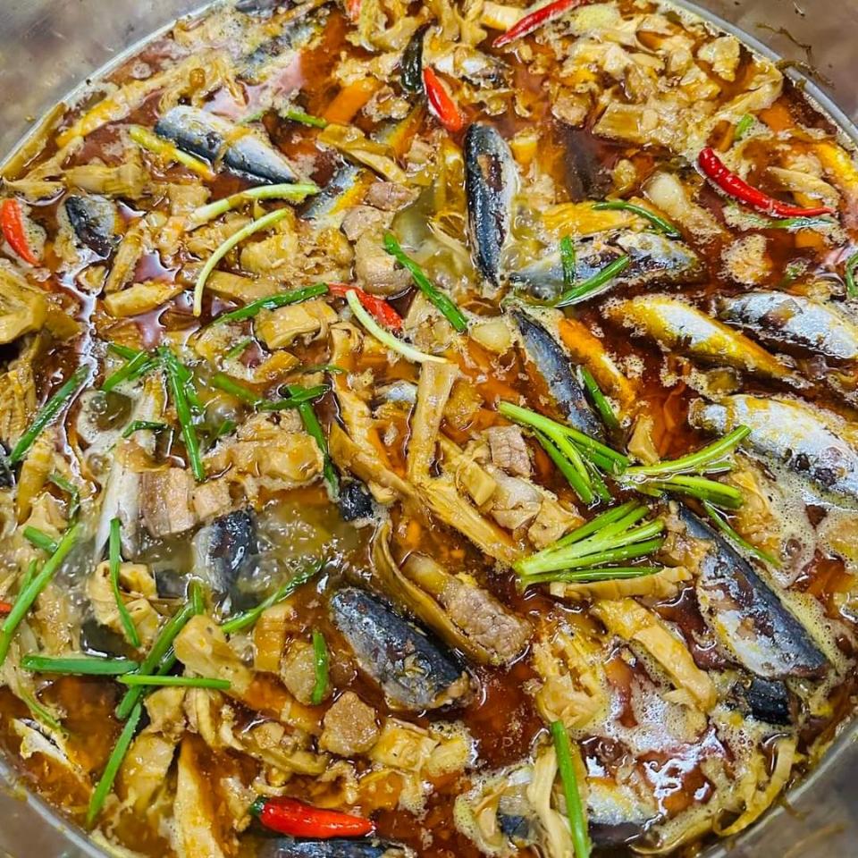 CÁ NỤC KHO MĂNG-duoc-ban-tai-Nhà của Mẹ Nghé Ngọ
