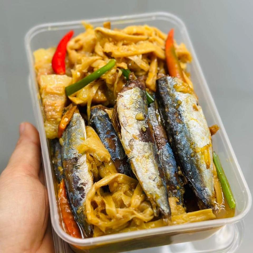 CÁ NỤC KHO MĂNG-duoc-ban-tai-Nhà của Mẹ Nghé Ngọ