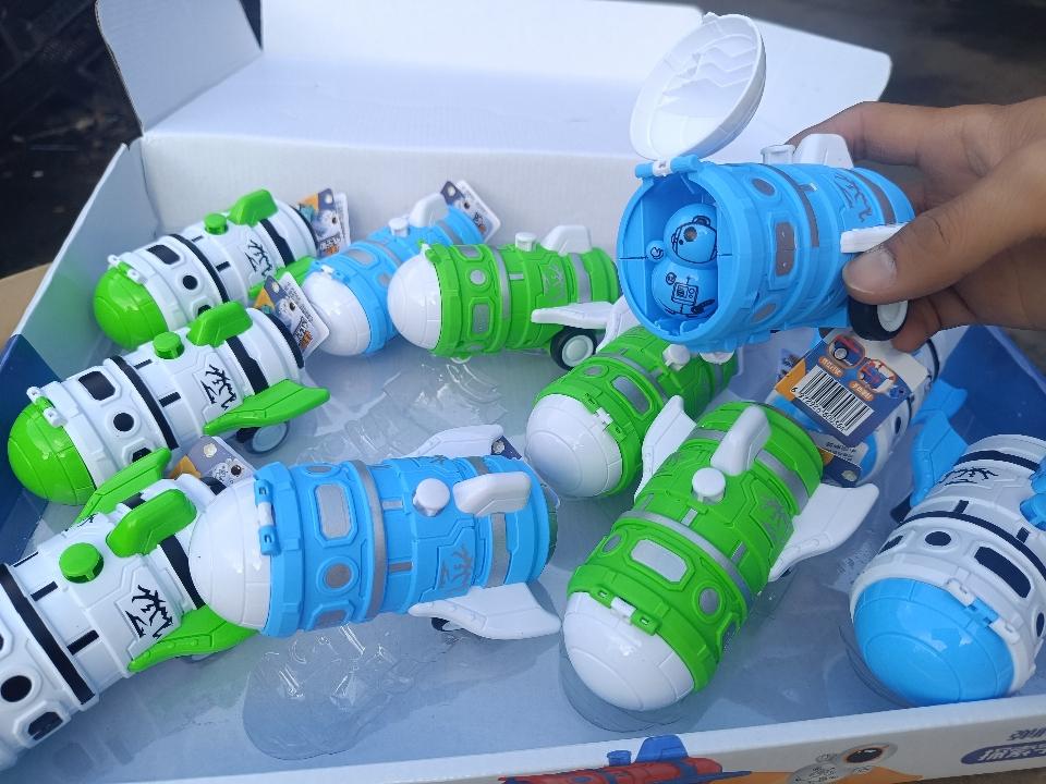 Tàu vũ trụ trớn -duoc-ban-tai-NPP Quang Duy Toys