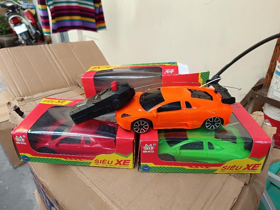 Xe điều khiển 1:16-duoc-ban-tai-NPP Quang Duy Toys