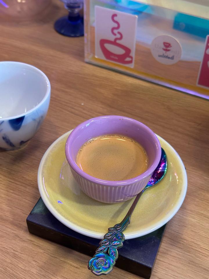 Espresso-duoc-ban-tai-Untitled Espresso Bar Hanoi