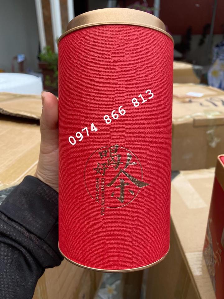 Lon đỏ chữ đựng trà 200g-duoc-ban-tai-Phạm Thuỳ Linh