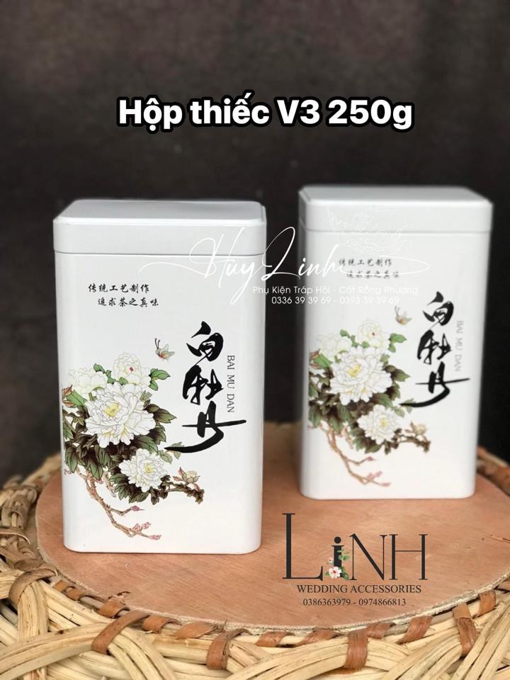 Hộp thiếc 250g V3 Trắng-duoc-ban-tai-Phạm Thuỳ Linh