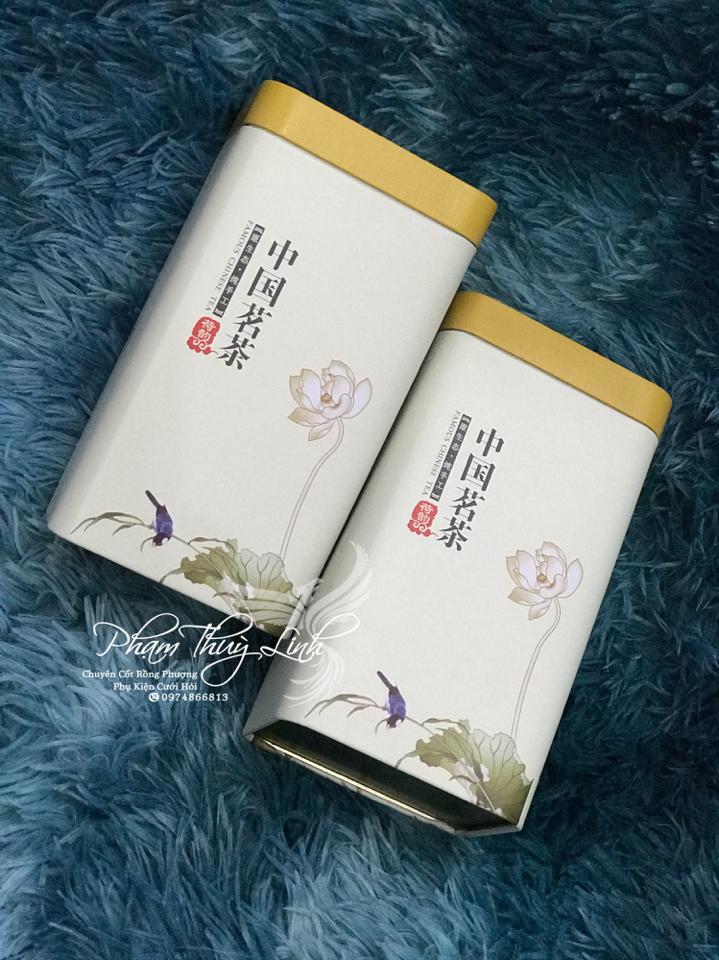 Hộp 250g hoa sen vàng-duoc-ban-tai-Phạm Thuỳ Linh