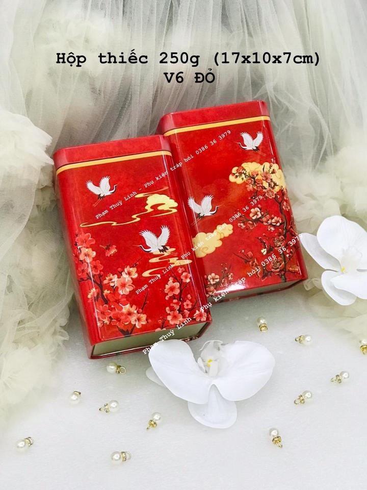 Hộp thiếc 250g V6 ĐỎ-duoc-ban-tai-Phạm Thuỳ Linh